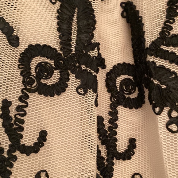 Women's skirt - Picture 2 of 5